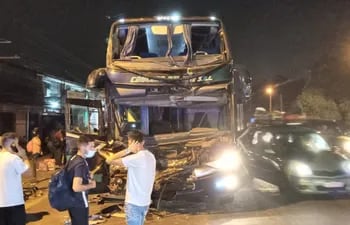 Grave accidente de buses sobre la Ruta PY02