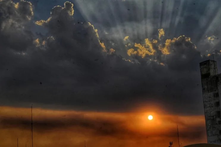 amanecer nublado sol Asunción