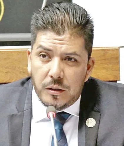 Carlos Portillo (PLRA), diputado por Alto Paraná. Fue destituido por la Cámara Baja por 60 votos a favor y 1 voto en contra.