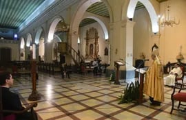 En la Catedral Metropolitana, se realizó el Tedeum, presidido por el arzobispo Edmundo Valenzuela.