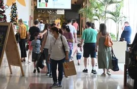 Las tiendas de los shoppings reportaron importantes ventas en el último mes del 2021.