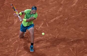 Rafael Nadal durante el partido contra Alexander Zverev en las semifinales del Roland Garros 2022.