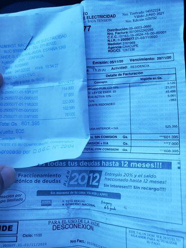 El diputado Amado Florentín envió una imagen de su factura como comprobante de que paga por el servicio del suministro de energía eléctrica.