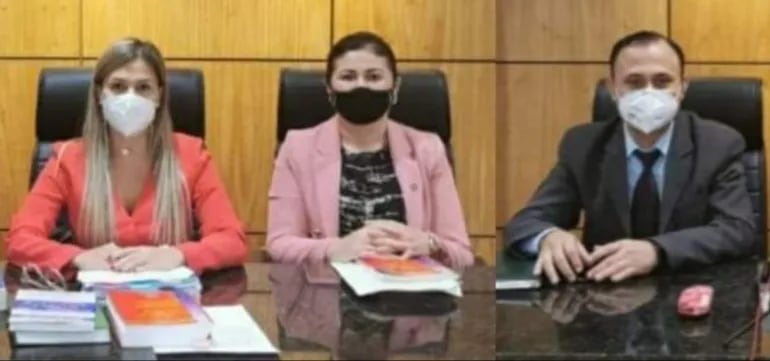 Los jueces, Emilia Santos, Flavia Lorena Recalde y Milciades Ovelar, durante el juicio oral y público.