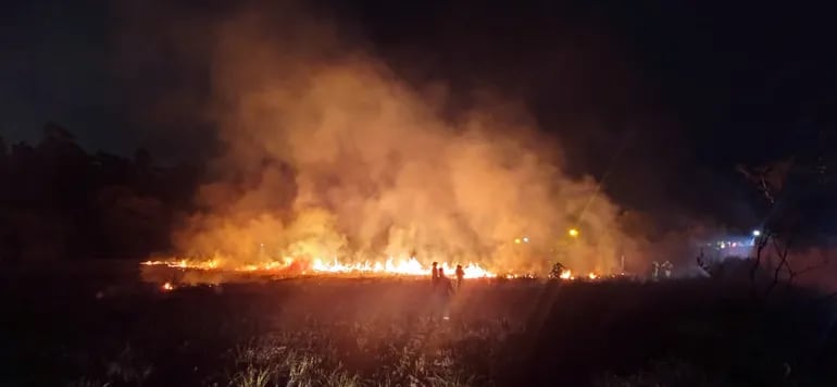 Incendio de importante magnitud en Capiatá