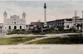 La Plaza de la Constitución en una postal de antaño.