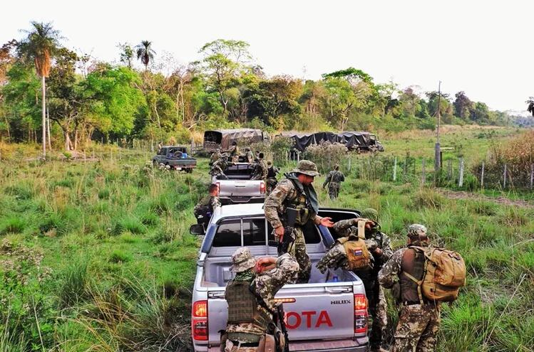 Incursión de militares en la zona donde estaría secuestrado el exvicepresidente Óscar Denis.
