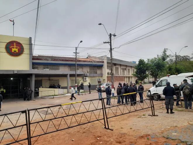 Sistema de seguridad perimetral sigue reforzada este jueves, en Tacumbú.