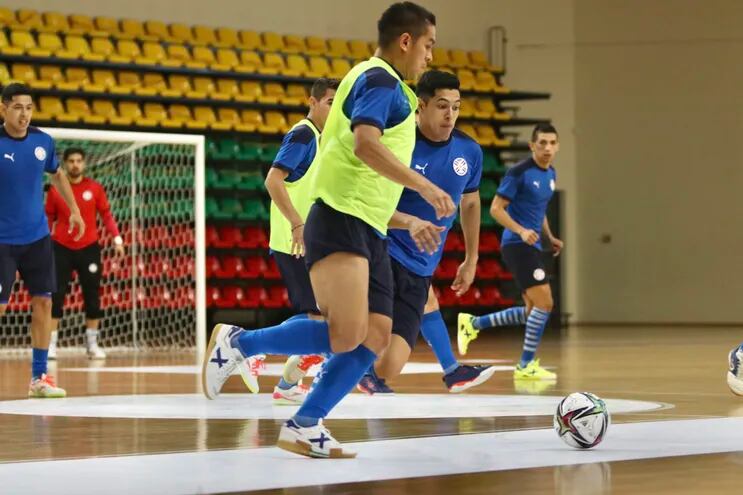 El capitán albirrojo Juan “Cholo” Salas, en la práctica previa al debut contra España. (APF Futsal)