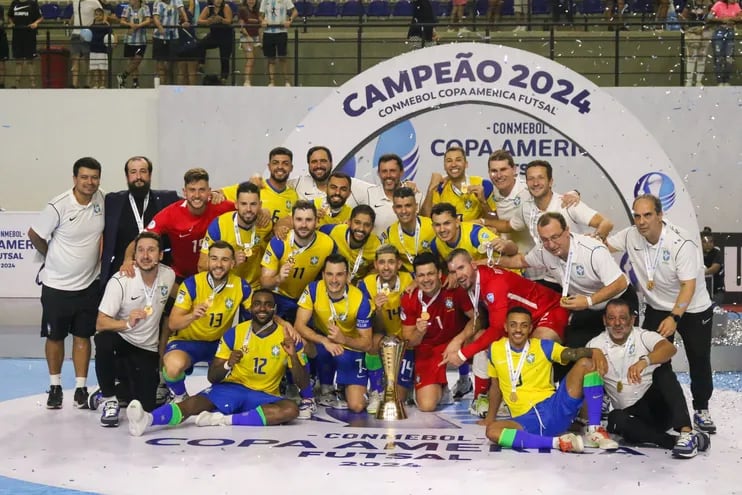 La delegación completa de Brasil que se llevó la gloria del continente al derrotar en la final a Argentina 2-0 en la final de la Copa América, realizado en nuestro país.