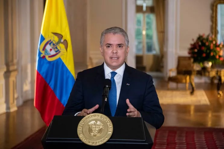 Fotografía cedida por la Presidencia de Colombia que muestra al mandatario Iván Duque, mientras ofrece un discurso.