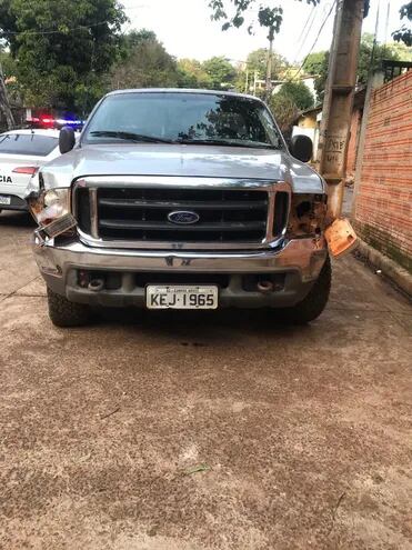La camioneta robada en Foz de Yguazú fue abandonada en Ciudad del Este.