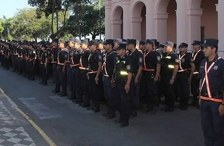 Efectivos policiales denuncian descuento de sus salarios