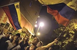 el-pueblo-venezolano-dio-un-masivo-apoyo-a-la-alianza-opositora-al-chavismo-que-ha-llamado-a-la-unidad-nacional-y-a-reconstruir-el-pais-con-todos-lo-195605000000-1407045.jpg