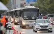 Buses circulan por Corea del Sur. La erradicación de la gasolina con plomo es un “hito”, anunció la ONU (EFE/EPA)