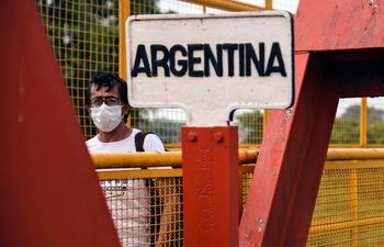 Paso fronterizo entre Paraguay y Argentina. Ambos países limitaron el tránsito de personas para mitigar el contagio de Covid-19.
