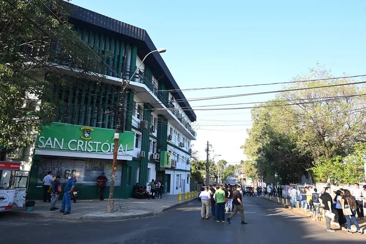 Fachada de la Cooperativa San Cristóbal.