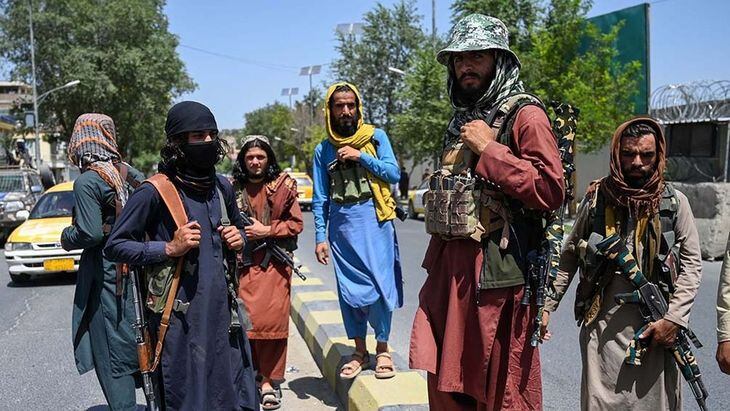 La reapertura de este organismo busca mostrar las buenas intenciones de los talibanes, que se comprometieron ante la comunidad internacional a dejar marcharse a aquellos compatriotas que quisieran hacerlo.