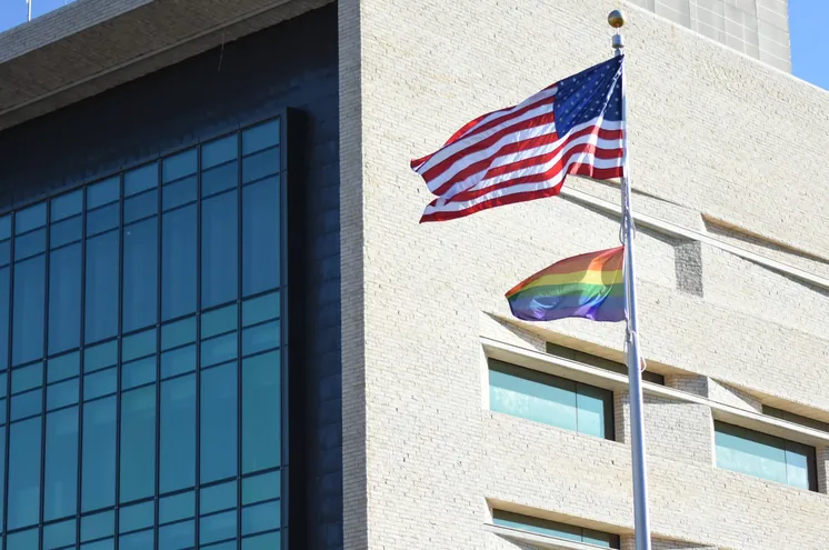 Durante todo el mes de junio se izará la bandera del orgullo en las embajadas de Estados Unidos.