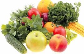 las-frutas-y-vegetales-proteinas-y-lacteos-descremados-son-ideales-en-esta-temporada-ingerir-alimentos-bajos-en-calorias-como-habito-de-vida--210157000000-1032952.jpg
