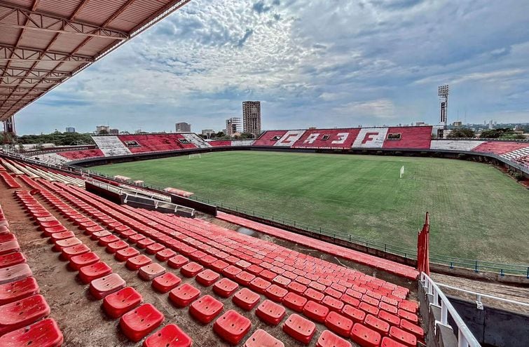 El estadio Antonio Aranda albergará el duelo que marcará el inicio de la vigésima ronda del torneo de la División Intermedia, entre el 3 de Febrero de Ciudad del Este y el 2 de Mayo de Pedro Juan Caballero.