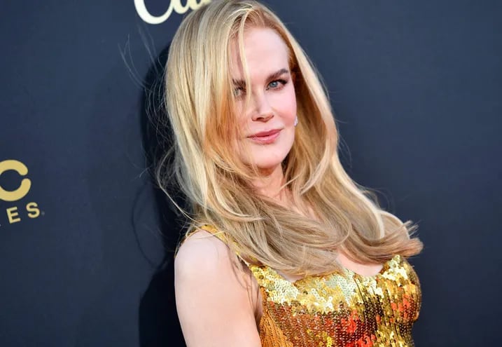La actriz australiana Nicole Kidman, espléndida llegó para recibir su premio AFI Life Achievement en el Dolby Theatre en Hollywood, California.