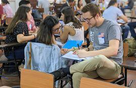 #BecasPy ofrece mentorías para postulación a becas universitarias en los Estados Unidos