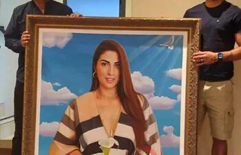 El Sr. Ricardo Núñez hizo un retrató para el futbolista Iván Torres, de su esposa Vita Aranda (+), víctima de un atentado en San Bernardino.