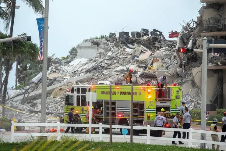 Según los datos confirmados por el alcalde de Miami, el edificio estaba lleno de estadounidenses y extranjeros. Las autoridades no dan muchas esperanzas sobre el rescate de más personas con vida.