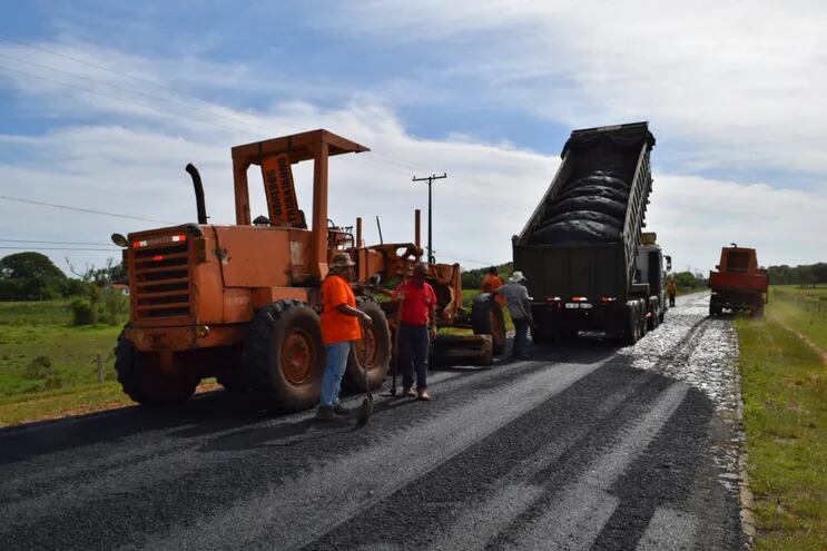 Inicia construcción de asfaltado  de ruta Coratei - Yabebyry