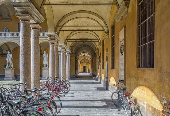 Bicicletas estacionadas en la Universidad de Pavia, en la Lombardía italiana.