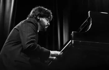 el-pianista-paraguayo-esteban-godoy-llevara-hoy-a-mburucujazz-una-propuesta-de-piano-solo-con-la-que-presentara-temas-de-jorge-lobito-martinez-en-193454000000-1835312.jpg