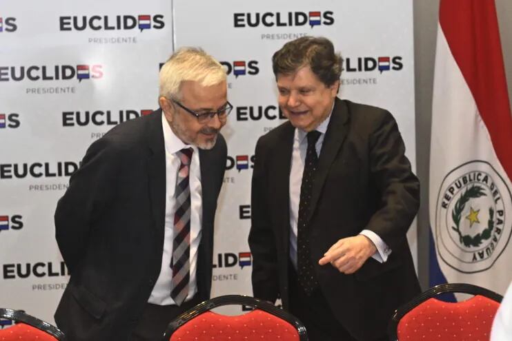 El candidato presidencial Euclides Acevedo (d) y su compañero de fórmula Jorge Querey.