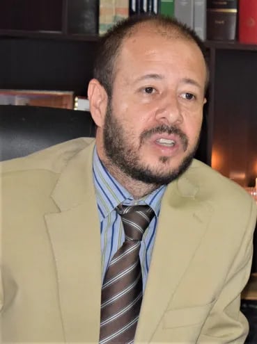 Juez de Garantías Penal de Carapeguá, Hilario Bustos Martínez.