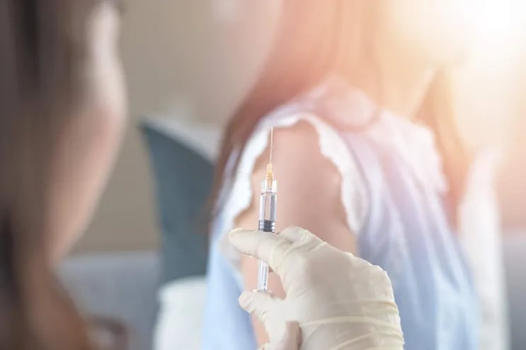 OMS urge a una mayor vacunación contra el VPH para frenar el cáncer cervical.