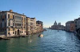 Las medidas adoptadas por el Estado italiano para proteger a la ciudad de Venecia y su laguna son “insuficientes” y “deben ser ampliadas”, indicó este lunes la Unesco, que recomendó su introducción en la lista de patrimonio en peligro.