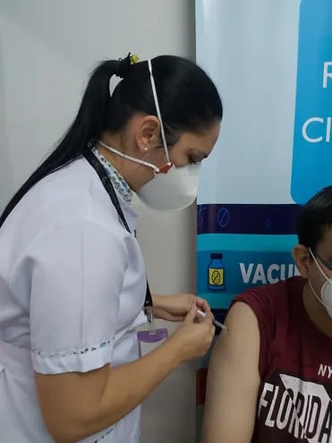 La vacunación a adultos mayores de 85 años se iniciará mañana en Alto Paraná.