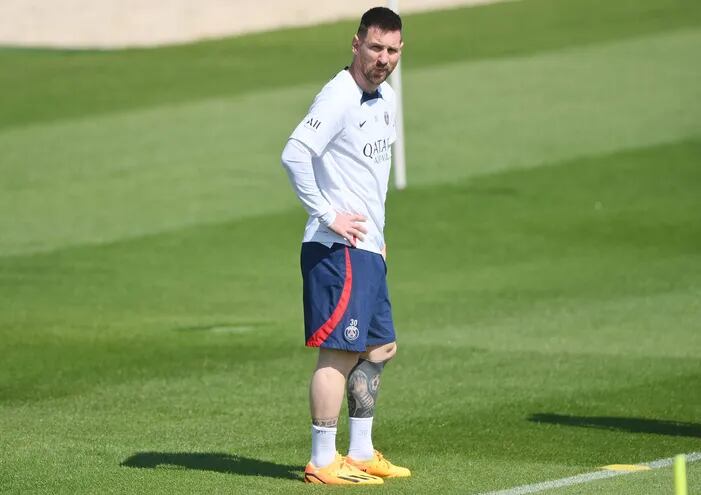 El argentino Lionel Messi, futbolista del PSG, en el entrenamiento del plantel en París.