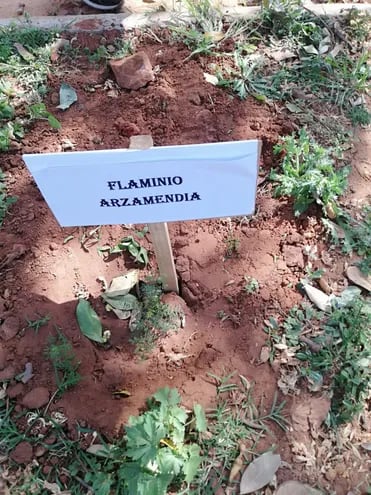 Arbolito plantado en la ciclovía de Guarambaré en homenaje al recientemente fallecido Flaminio Arzamendia. Fue en el marco del tradicional Encuentro con Emiliano.