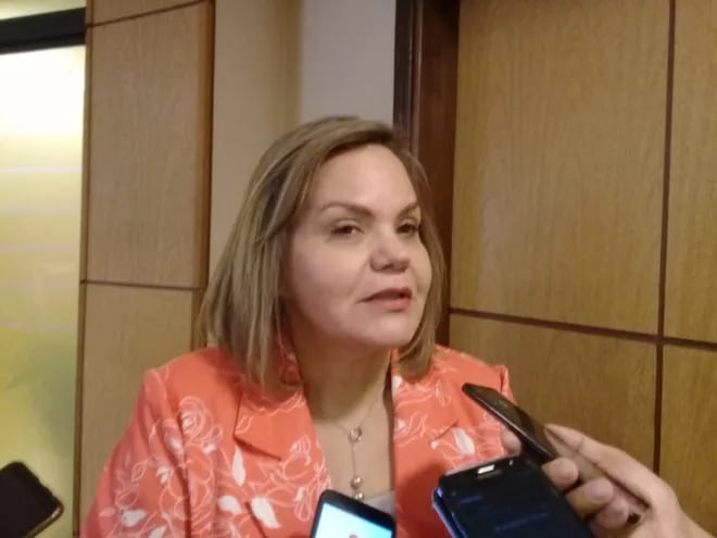 La senadora Lilian Samaniego aún no toma postura sobre el caso de Horacio Cartes en el Brasil.