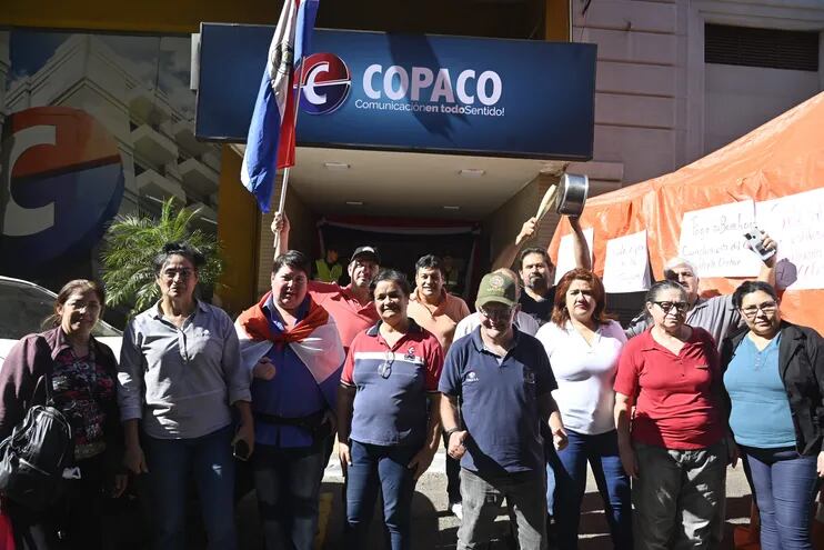 Funcionarios realizaron varias movilizaciones exigiendo la renuncia del titular de Copaco.