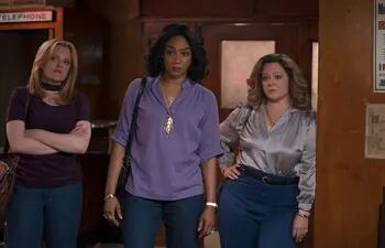 Elisabeth Moss, Tiffany Haddish y Melissa McCarthy en "Las reinas del crimen".