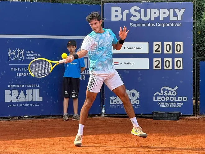 El paraguayo Adolfo Daniel Vallejo durante la final del ATP Challenger en Sao Leopoldo, en Brasil.