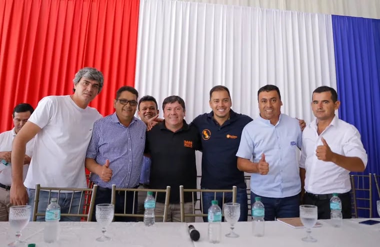 Javier Zorrilla, Gustavo Cano, Daniel Pereira Mujica, Miguel Prieto, Aníbal Fidabel y Francisco Goyoso. Fue cuando los liberales anunciaron apoyo a Pereira Mujica.