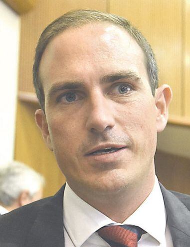 El senador Stephan Rasmussen (PQ) calificó de “burrada política” la designación de Federico González en Itaipú.