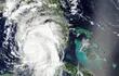 Fotografía cedida por el Observatorio de la Tierra de la NASA donde se muestra una imagen del huracán Idalia durante su paso el 29 de agosto del 2023 por el Golfo de México hacia Florida (EE.UU.).