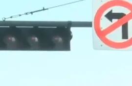 Semáforos no funcionan en avenida Aviadores del Chaco
