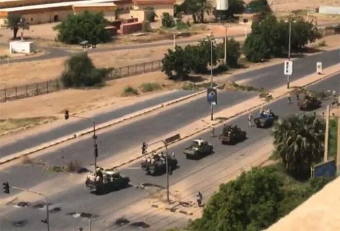 Vehículos militares en Jartum, Sudán. (Imagen de archivo)