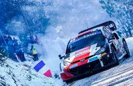 El francés Sébastien Ogier (Toyota Yaris Rally1) retomó ayer el liderato del Rally de Montecarlo, que le arrebató a su compatriota Sébastien Loeb (Ford Puma Rally1). (Fotos wrc.com).