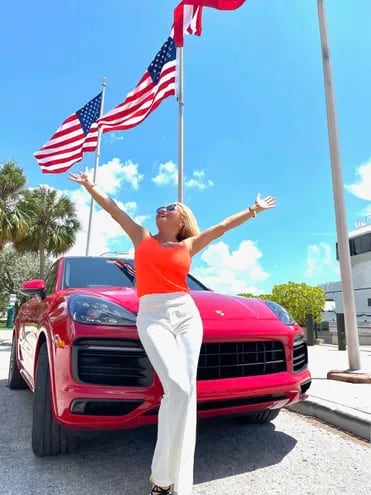Sara Allinquant durante su visita en Miami, a donde fue invitada por Porsche, que en nuestro país está representado por el Grupo Diesa.